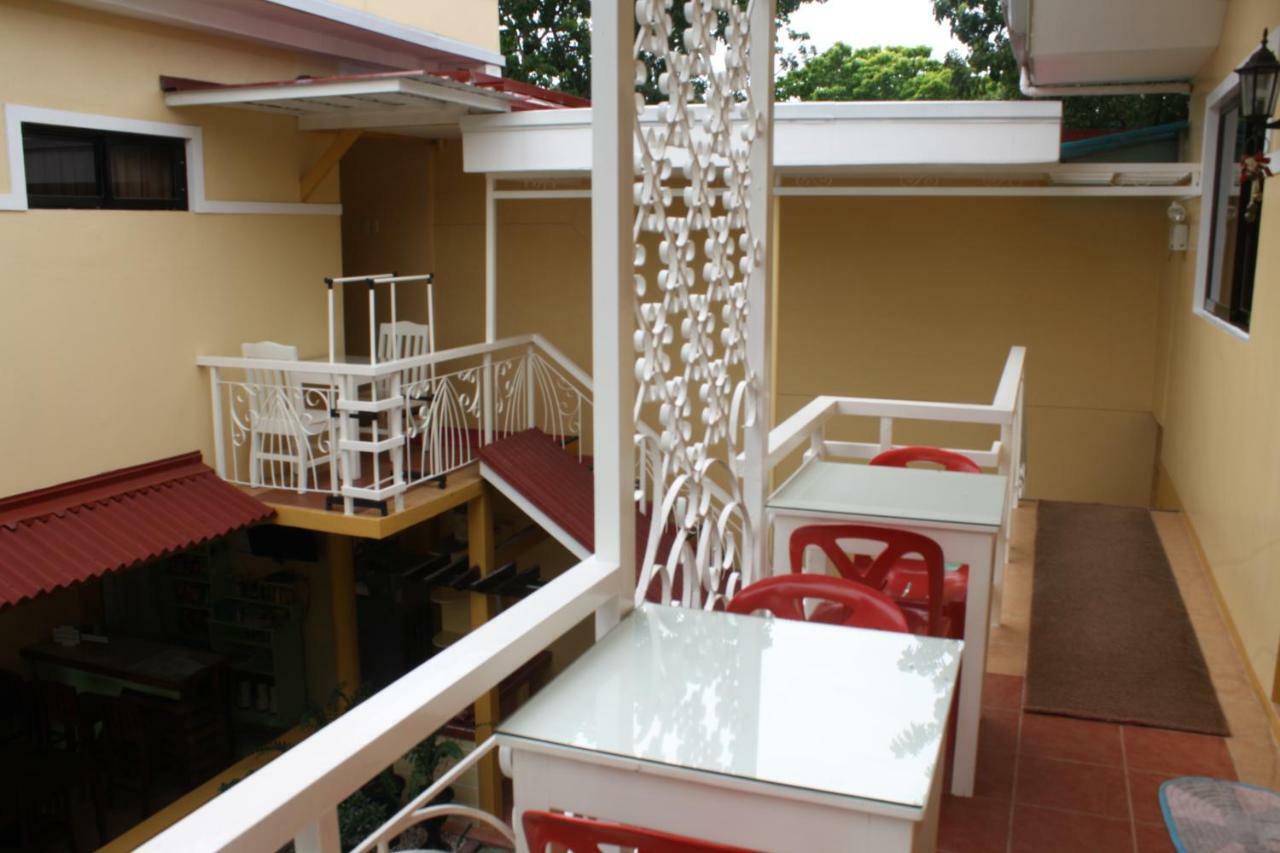 Oslob Malonzo Pension House Buitenkant foto